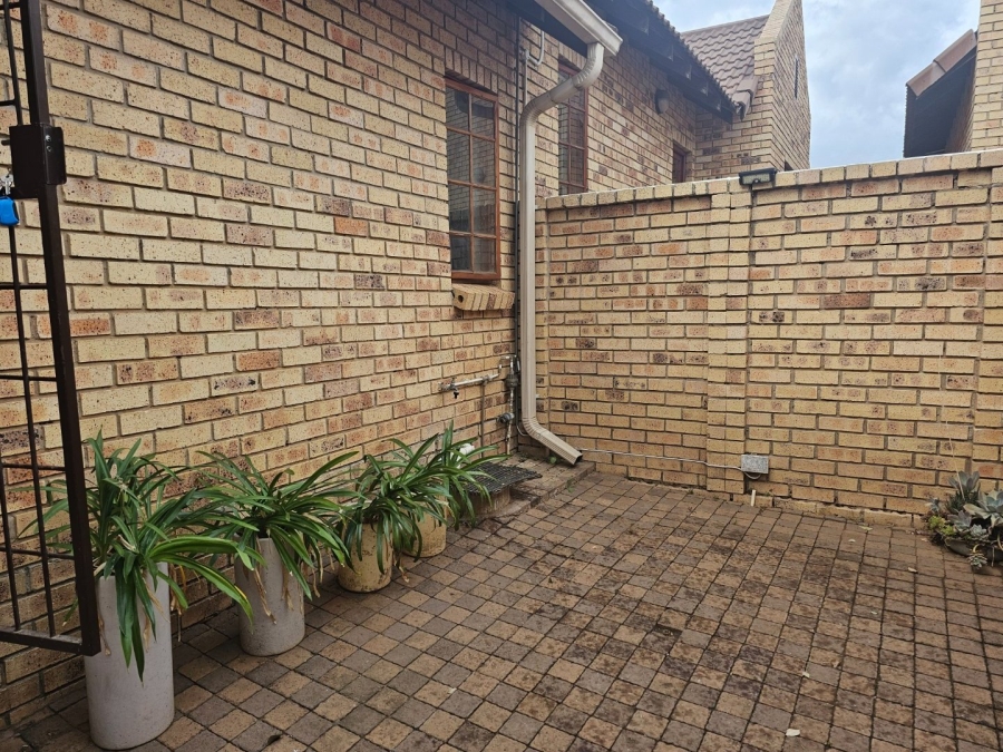 2 Bedroom Property for Sale in Pentagon Park Free State